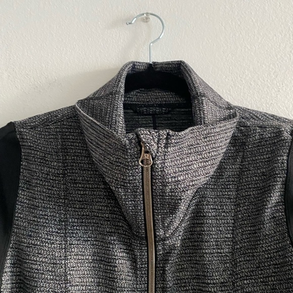 Lululemon Daily Yoga Jacket 8 Coco Pique Black - Picture 2 of 8